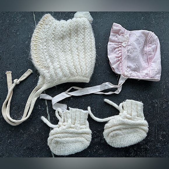 2/$10 - White & Pink Baby Bonnets and White knit Baby Booties with tassels - Picture 15 of 15